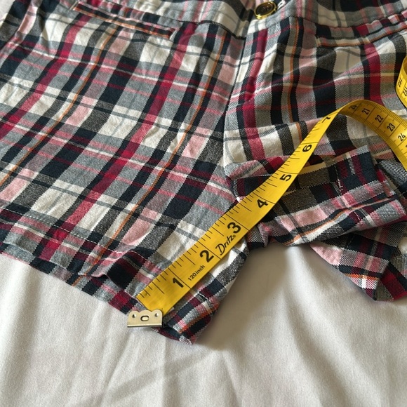 Classic Red and Black Bermudas Lightweight Summer Shorts - Picture 5 of 7